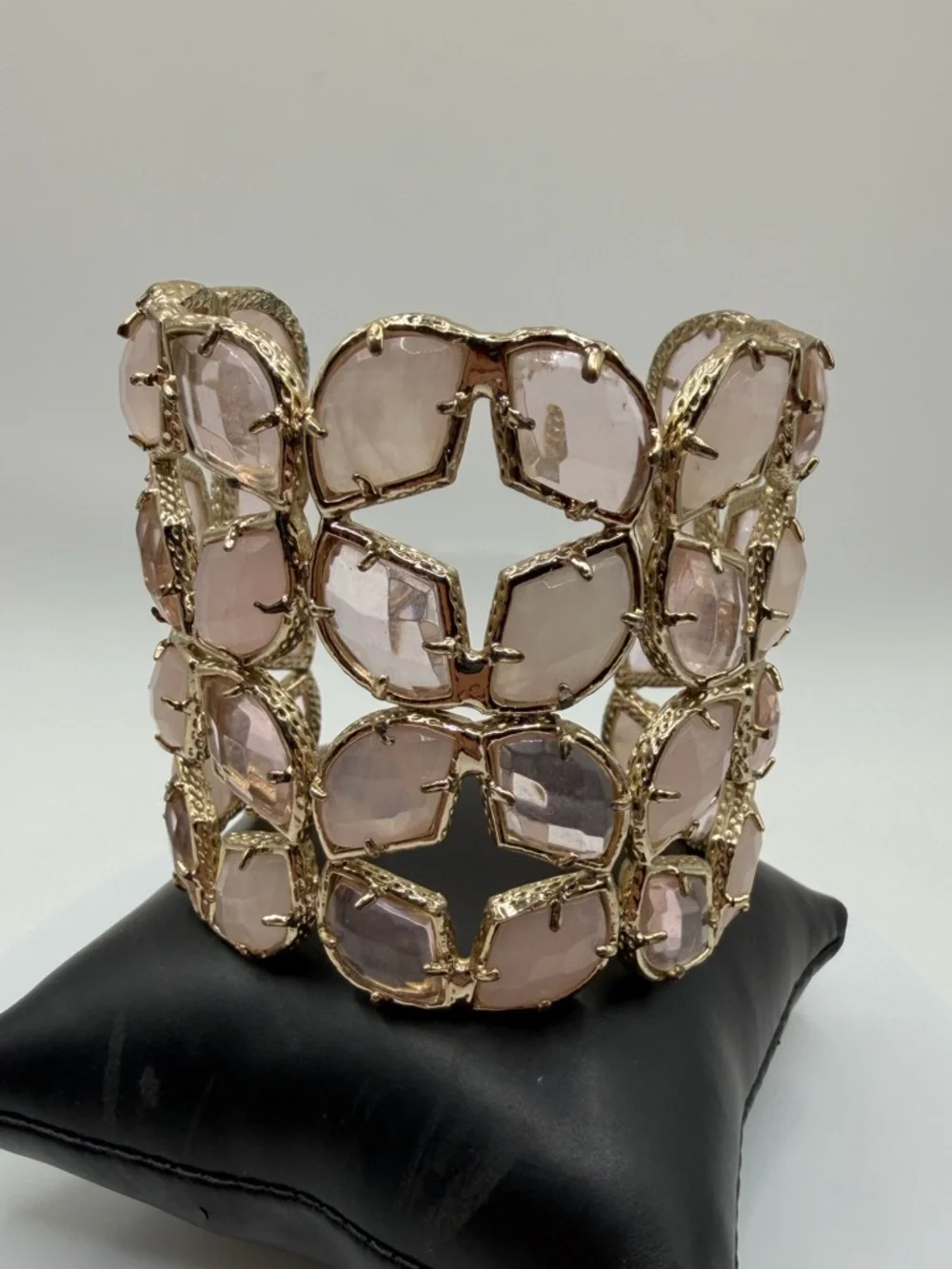 Kendra Scott Vintage Paley Gold Cuff in Rose Quartz and Pink Glass - Picture 3 of 11